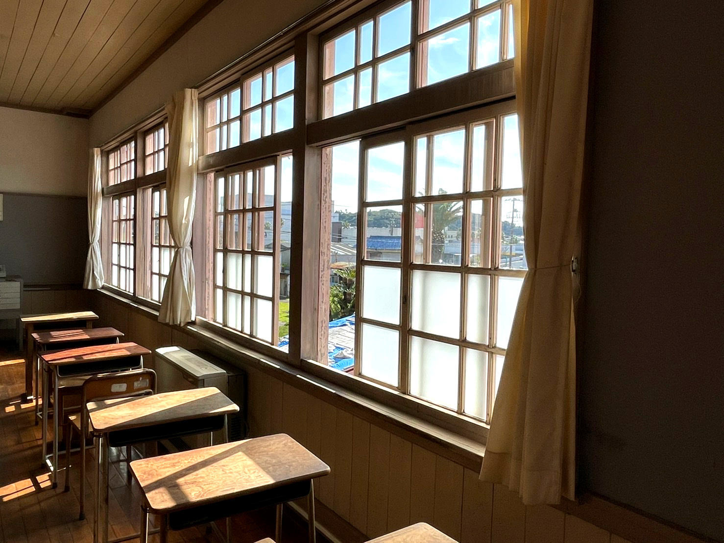 年内のうちに解決！学校などのカーテンクリーニングも承ります。